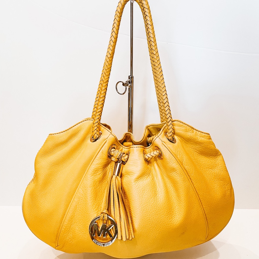 Pebbled yellow leather Michael Kors shoulder bag